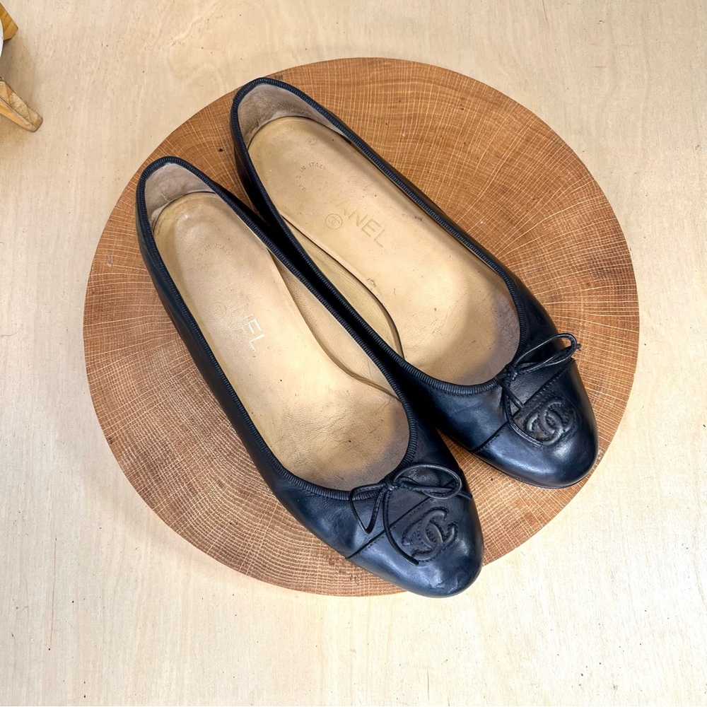 CHANEL Lambskin Ballerina Flats in Black Size 39/9
